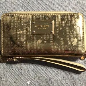 Michael kors wallet